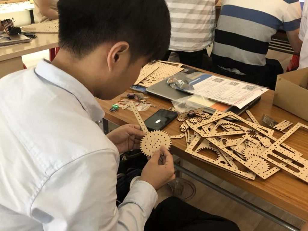 自己動手制作一個椿米機。