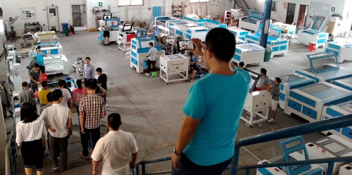 “星火計劃”暨第16期創(chuàng)客教育普惠工程師資培訓(xùn)走進東莞雷宇激光