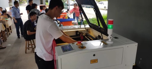 火熱持續(xù)，雷宇攜創(chuàng)趣天地、蘑菇云創(chuàng)客點(diǎn)燃雙城造物激情！