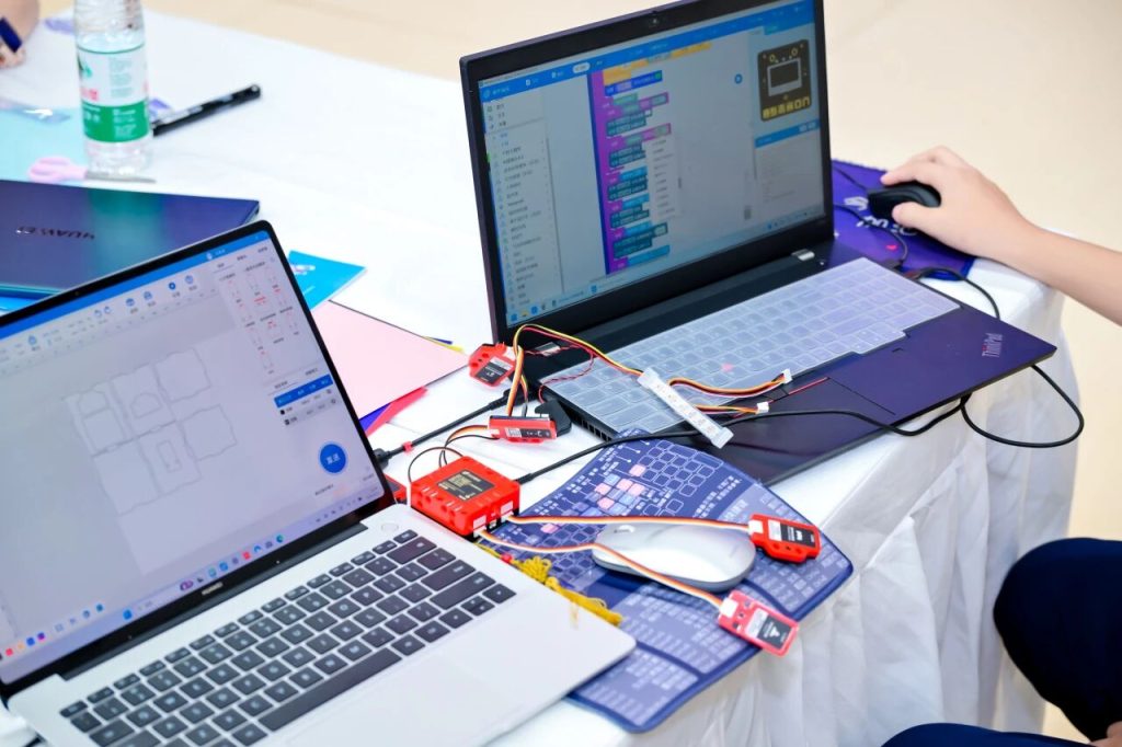 激光技術(shù)與AI創(chuàng)意深度融合，雷宇教育助力2025年深圳市中小學(xué)生AI+創(chuàng)客馬拉松競賽圓滿舉辦