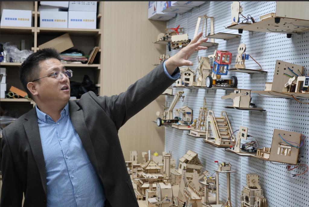 校企攜手，共探激光技術(shù)育人新路徑！惠州城市職業(yè)學(xué)院智能制造學(xué)院一行到訪雷宇總部