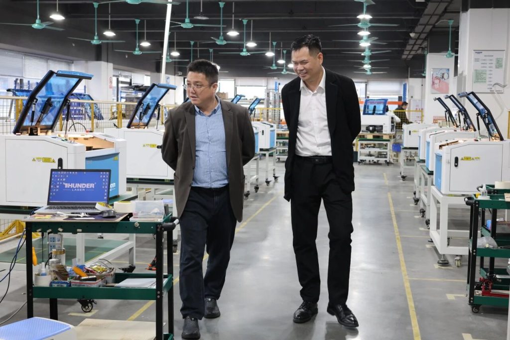 校企攜手，共探激光技術(shù)育人新路徑！惠州城市職業(yè)學(xué)院智能制造學(xué)院一行到訪雷宇總部